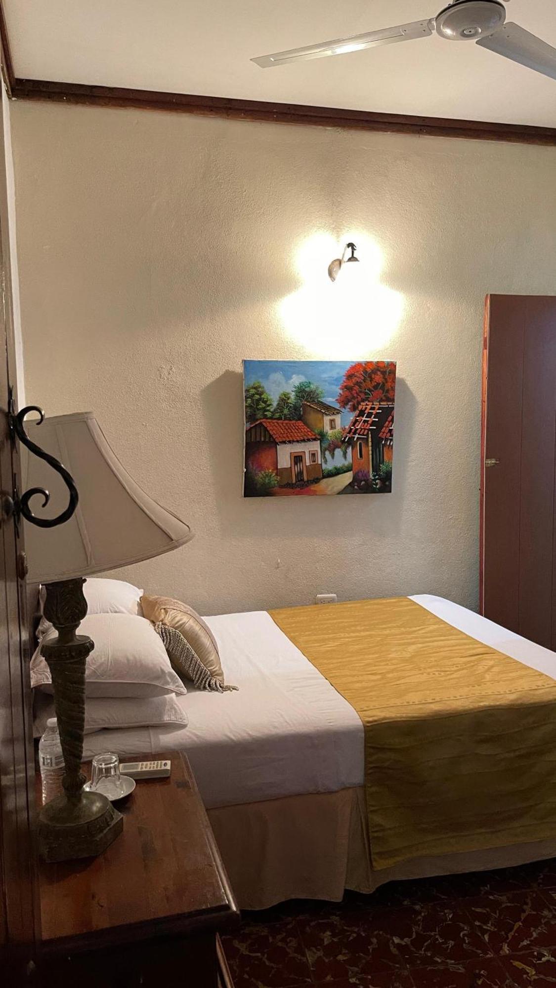 Hostal Fuente Castalia, B Y B León 외부 사진